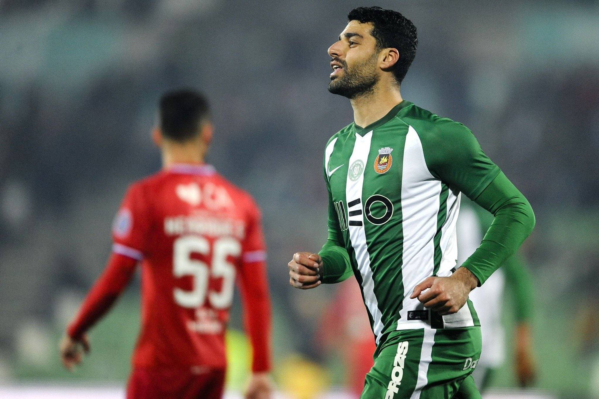 赛地聚焦——葡超今晨热度飙升，广州队官宣签约，气氛紧张，轮换策略成焦点