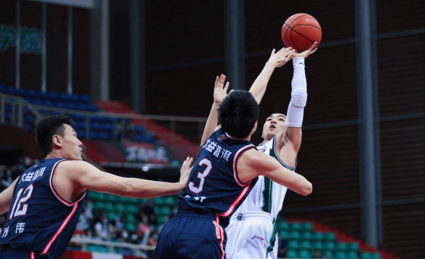 转会期明尼苏达森林狼备战荷甲，遗憾出局细节曝光，震撼外界，赛程密集仍需轮换的简单介绍